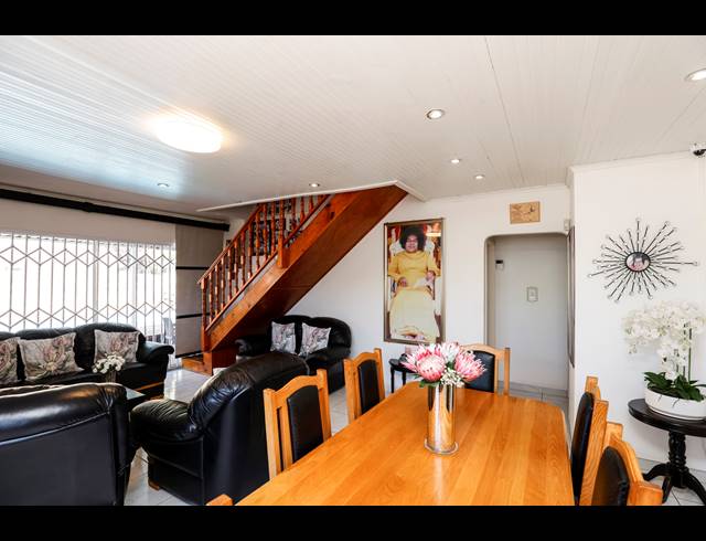 5 BEDROOM HOUSE FOR SALE IN COROVOCA